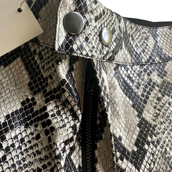 Choosy Women's Faux Snakeskin Wide Leg Pants Size 6 NWT - Picture 6 of 6